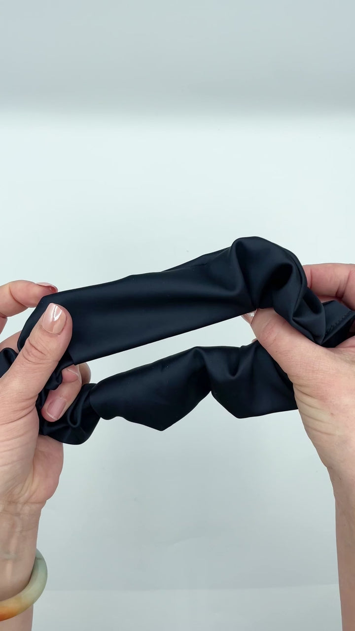 Satin scrunchie 2.0 - Navy